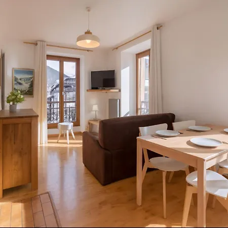 Charming Flat Right In The Centre * Шамоні
